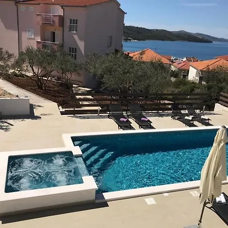 Apartment In Okrug Gornji With Sea View, Balcony, Air Conditioning, Wifi 5048-4 Trogir
