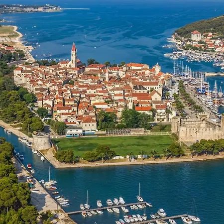 Apartment In Okrug Gornji With Sea View, Balcony, Air Conditioning, Wifi 5048-4 Trogir