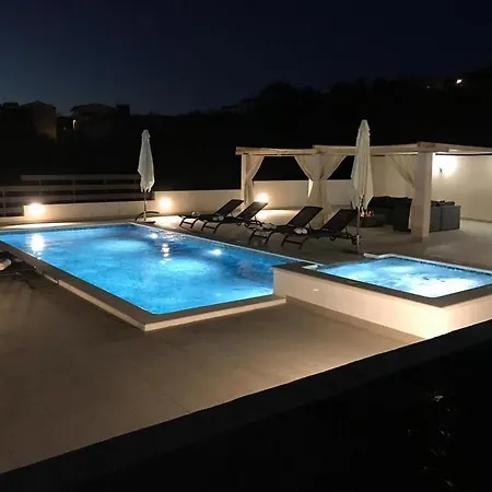 In Okrug Gornji With Sea View, Balcony, Air Conditioning, Wifi 5048-4 Apartment
